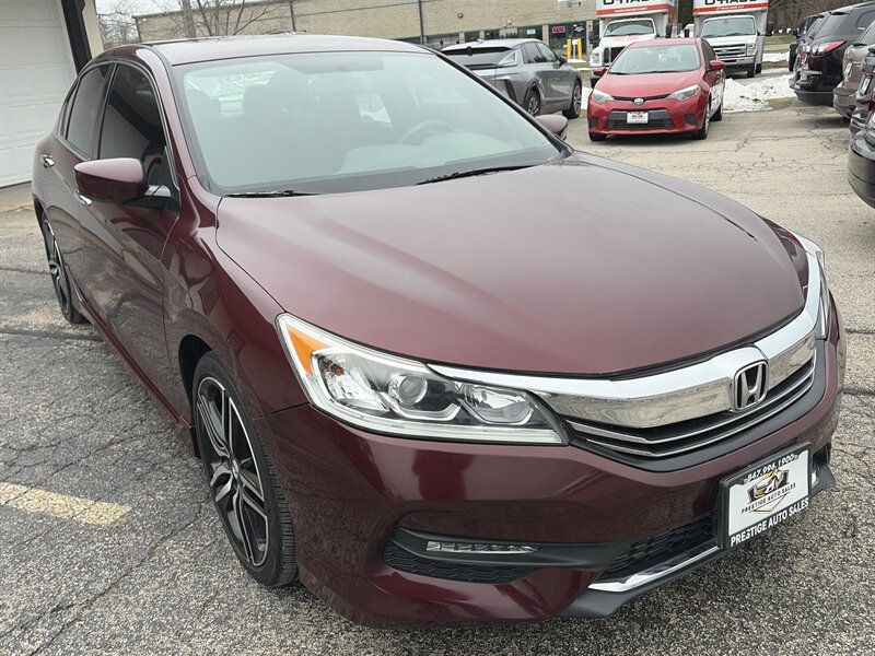 2016 Honda Accord Sport's photo