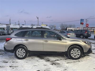 2018 Subaru Outback 2.5i   - Photo 4 - East Dundee, IL 60118