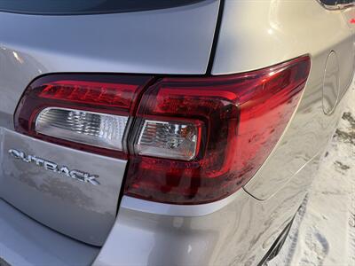2018 Subaru Outback 2.5i   - Photo 24 - East Dundee, IL 60118