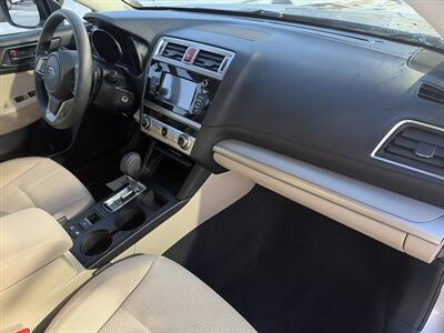 2018 Subaru Outback 2.5i   - Photo 12 - East Dundee, IL 60118