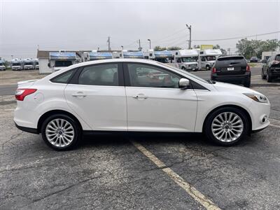 2012 Ford Focus Titanium   - Photo 4 - East Dundee, IL 60118