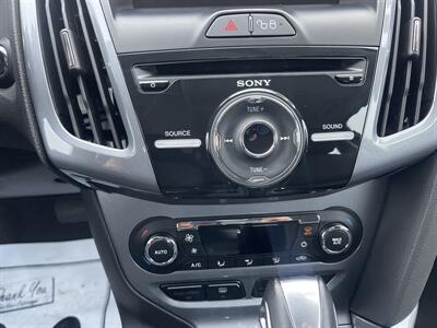 2012 Ford Focus Titanium   - Photo 15 - East Dundee, IL 60118