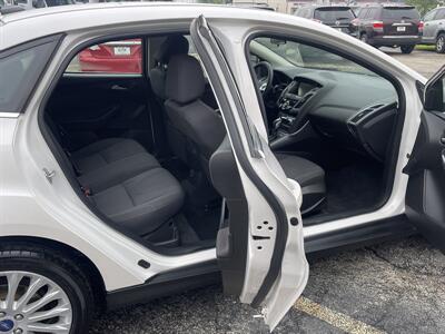 2012 Ford Focus Titanium   - Photo 9 - East Dundee, IL 60118