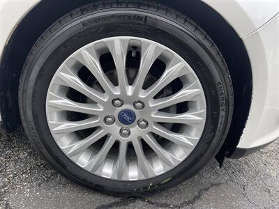 2012 Ford Focus Titanium   - Photo 21 - East Dundee, IL 60118