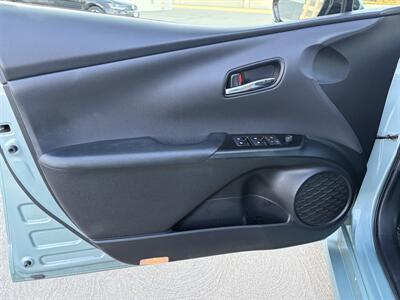2017 Toyota Prius Four  With Leather, Navigation And Back Up Camera - Photo 11 - Irvine, CA 92614