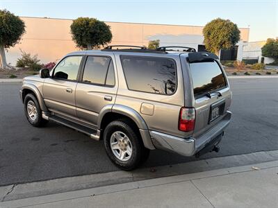 2001 Toyota 4Runner SR5   - Photo 10 - Irvine, CA 92614