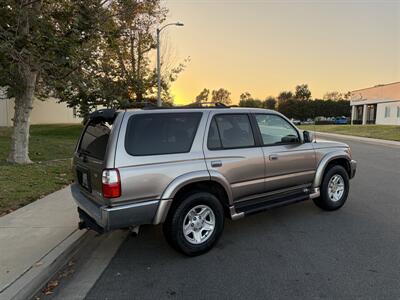 2001 Toyota 4Runner SR5   - Photo 4 - Irvine, CA 92614
