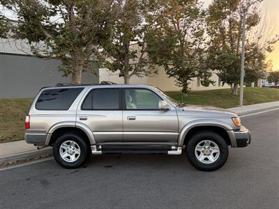2001 Toyota 4Runner SR5   - Photo 2 - Irvine, CA 92614