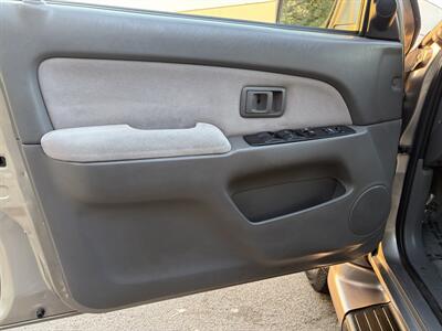 2001 Toyota 4Runner SR5   - Photo 14 - Irvine, CA 92614