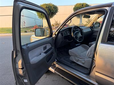 2001 Toyota 4Runner SR5   - Photo 13 - Irvine, CA 92614