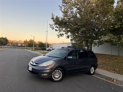 2009 Toyota Sienna XLE Timing Chain  With Leather, Navigation & Back Up Camera - Photo 1 - Irvine, CA 92614
