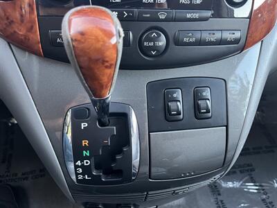 2009 Toyota Sienna XLE Timing Chain  With Leather, Navigation & Back Up Camera - Photo 18 - Irvine, CA 92614