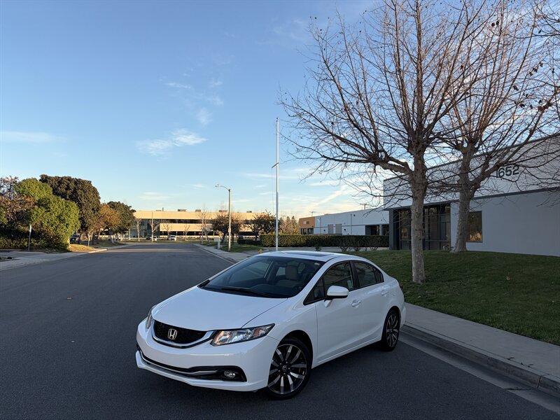 2014 Honda Civic EX-L  With Leather, Navigation & Back Up Camera