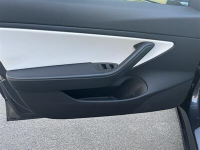 2019 Tesla Model 3 Long Range AWD Dual Motor With Navigation, Back Up Camera And Leather - Photo 13 - Irvine, CA 92614