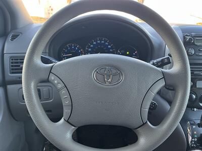 2006 Toyota Sienna LE 7 Passenger  Timing Belt Has Been Replaced - Photo 13 - Irvine, CA 92614