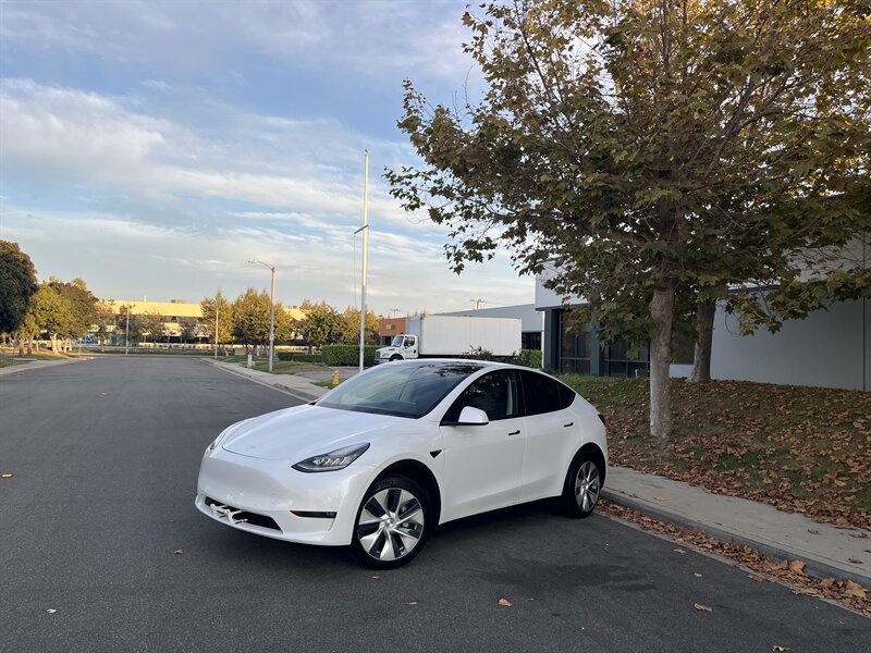 2021 Tesla Model Y Standard Range Included $4000 IRS Tax Credit With Navigation, Back Up Camera And Leather - Photo 1 - Irvine, CA 92614