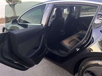 2018 Tesla Model 3 Long Range  Included $4000 IRS Tax Credit With Navigation, Back Up Camera And Leather - Photo 22 - Irvine, CA 92614