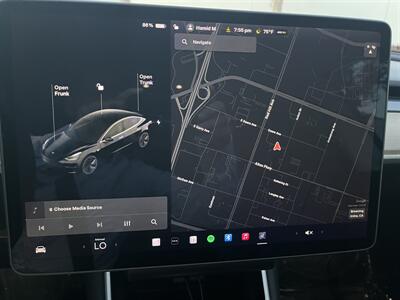 2018 Tesla Model 3 Long Range  Included $4000 IRS Tax Credit With Navigation, Back Up Camera And Leather - Photo 16 - Irvine, CA 92614