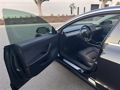 2018 Tesla Model 3 Long Range  Included $4000 IRS Tax Credit With Navigation, Back Up Camera And Leather - Photo 11 - Irvine, CA 92614