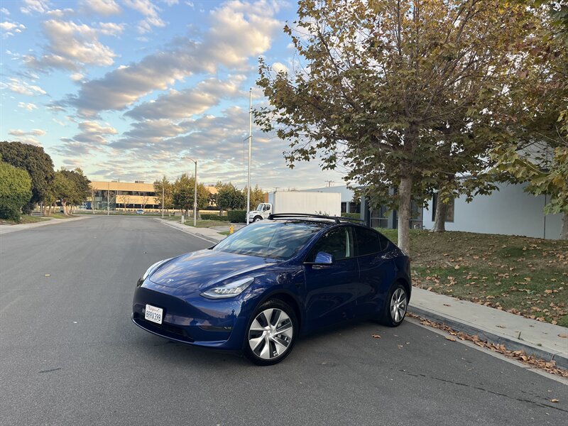2020 Tesla Model Y Long Range Included $4000 IRS Tax Credit With Navigation, Back Up Camera And Leather - Photo 1 - Irvine, CA 92614