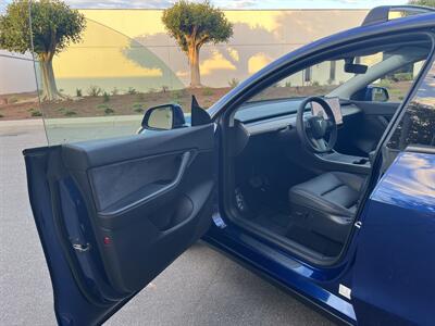 2020 Tesla Model Y Long Range  Included $4000 IRS Tax Credit With Navigation, Back Up Camera And Leather - Photo 15 - Irvine, CA 92614
