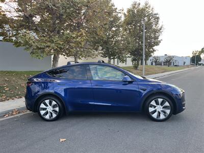 2020 Tesla Model Y Long Range  Included $4000 IRS Tax Credit With Navigation, Back Up Camera And Leather - Photo 2 - Irvine, CA 92614