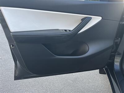 2021 Tesla Model Y Long Range  Electric Included $4000 Tax Credit With Navigation, Leather & Back Up Camera - Photo 12 - Irvine, CA 92614