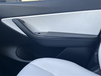 2021 Tesla Model Y Long Range  Electric Included $4000 Tax Credit With Navigation, Leather & Back Up Camera - Photo 22 - Irvine, CA 92614