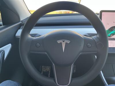 2021 Tesla Model Y Long Range  Electric Included $4000 Tax Credit With Navigation, Leather & Back Up Camera - Photo 16 - Irvine, CA 92614