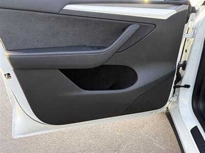 2023 Tesla Model Y Performance  With Navigation, Back Up camera & Leather - Photo 14 - Irvine, CA 92614