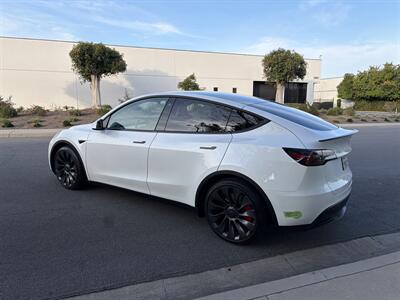2023 Tesla Model Y Performance  With Navigation, Back Up camera & Leather - Photo 10 - Irvine, CA 92614