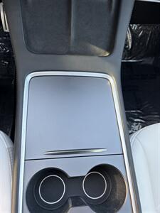 2023 Tesla Model Y Performance  With Navigation, Back Up camera & Leather - Photo 20 - Irvine, CA 92614
