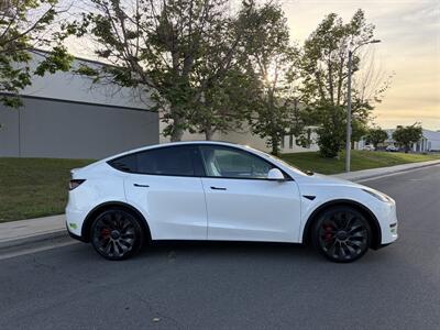 2023 Tesla Model Y Performance  With Navigation, Back Up camera & Leather - Photo 2 - Irvine, CA 92614