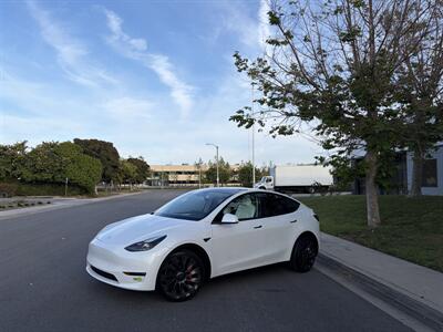 2023 Tesla Model Y Performance  With Navigation, Back Up camera & Leather - Photo 1 - Irvine, CA 92614