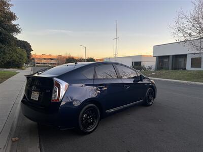 2012 Toyota Prius Two  Hybrid With Back Up Camera  Low Miles - Photo 4 - Irvine, CA 92614