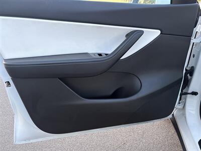 2021 Tesla Model Y Standard Range Electric With Navigation, Leather And Back up Camera - Photo 17 - Irvine, CA 92614