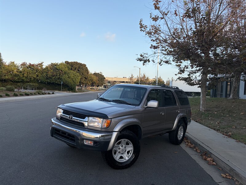 2002 Toyota 4Runner SR5   - Photo 1 - Irvine, CA 92614