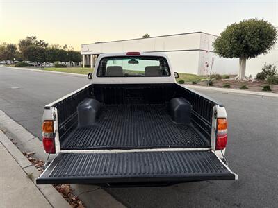 2001 Toyota Tacoma 2dr Standard Cab V4 4WD Manual Transmission - Photo 6 - Irvine, CA 92614
