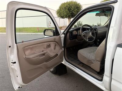 2001 Toyota Tacoma 2dr Standard Cab V4 4WD Manual Transmission - Photo 12 - Irvine, CA 92614
