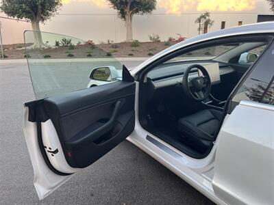 2020 Tesla Model 3 Long Range AWD Dual Motor With Navigation, Back Up Camera And Leather - Photo 12 - Irvine, CA 92614