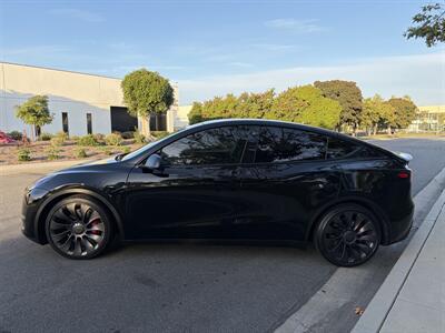 2021 Tesla Model Y Performance With Navigation, Back Up Camera And Leather - Photo 9 - Irvine, CA 92614