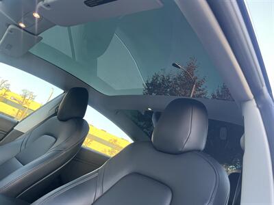 2018 Tesla Model 3 Long Range  Included $4000 IRS Tax Credit With Navigation, Back Up Camera And Leather - Photo 15 - Irvine, CA 92614