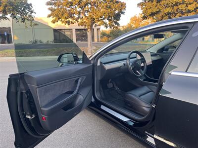 2018 Tesla Model 3 Long Range  Included $4000 IRS Tax Credit With Navigation, Back Up Camera And Leather - Photo 12 - Irvine, CA 92614