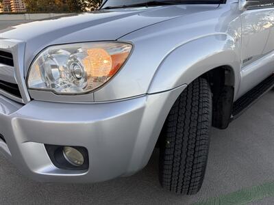 2006 Toyota 4Runner Limited V6 With Leather, Sun Roof - Photo 29 - Irvine, CA 92614