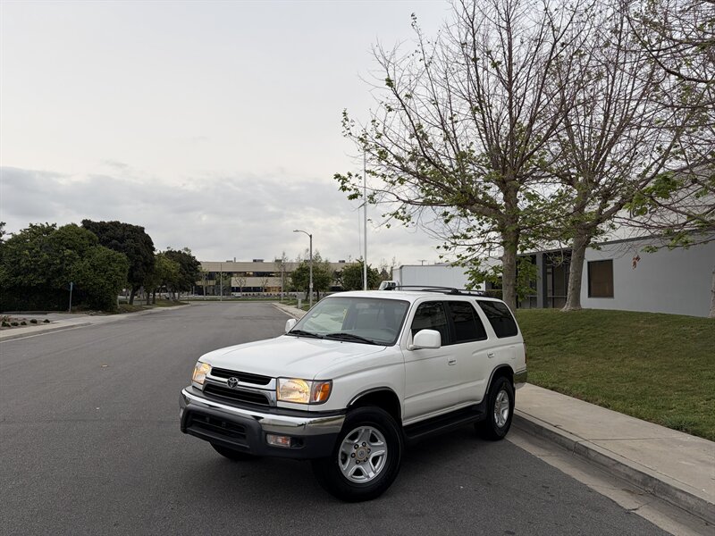 2001 Toyota 4Runner 4WD SR5  With New Timing Belt And Water Pump - Photo 1 - Irvine, CA 92614