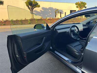 2018 Tesla Model 3 Mid Range  Included $4000 IRS Tax Credit With Navigation, Back Up Camera And Leather - Photo 11 - Irvine, CA 92614