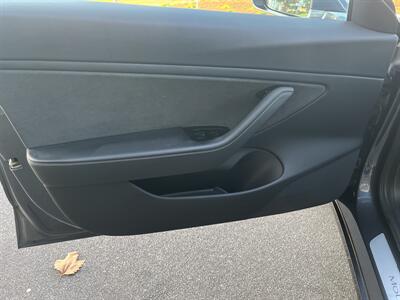2018 Tesla Model 3 Mid Range  Included $4000 IRS Tax Credit With Navigation, Back Up Camera And Leather - Photo 12 - Irvine, CA 92614
