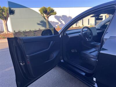 2021 Tesla Model Y Performance  Included $4000 IRS Tax Credit With Navigation, Back Up Camera And Leather - Photo 15 - Irvine, CA 92614