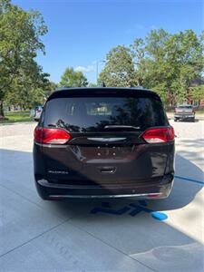 2018 Chrysler Pacifica Touring L   - Photo 6 - Siloam Springs, AR 72761