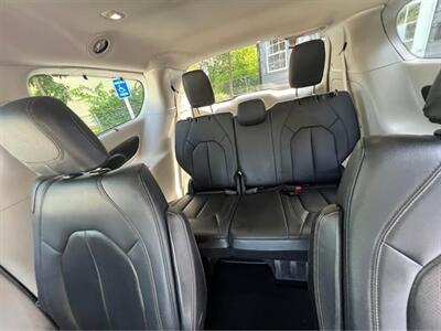 2018 Chrysler Pacifica Touring L   - Photo 11 - Siloam Springs, AR 72761